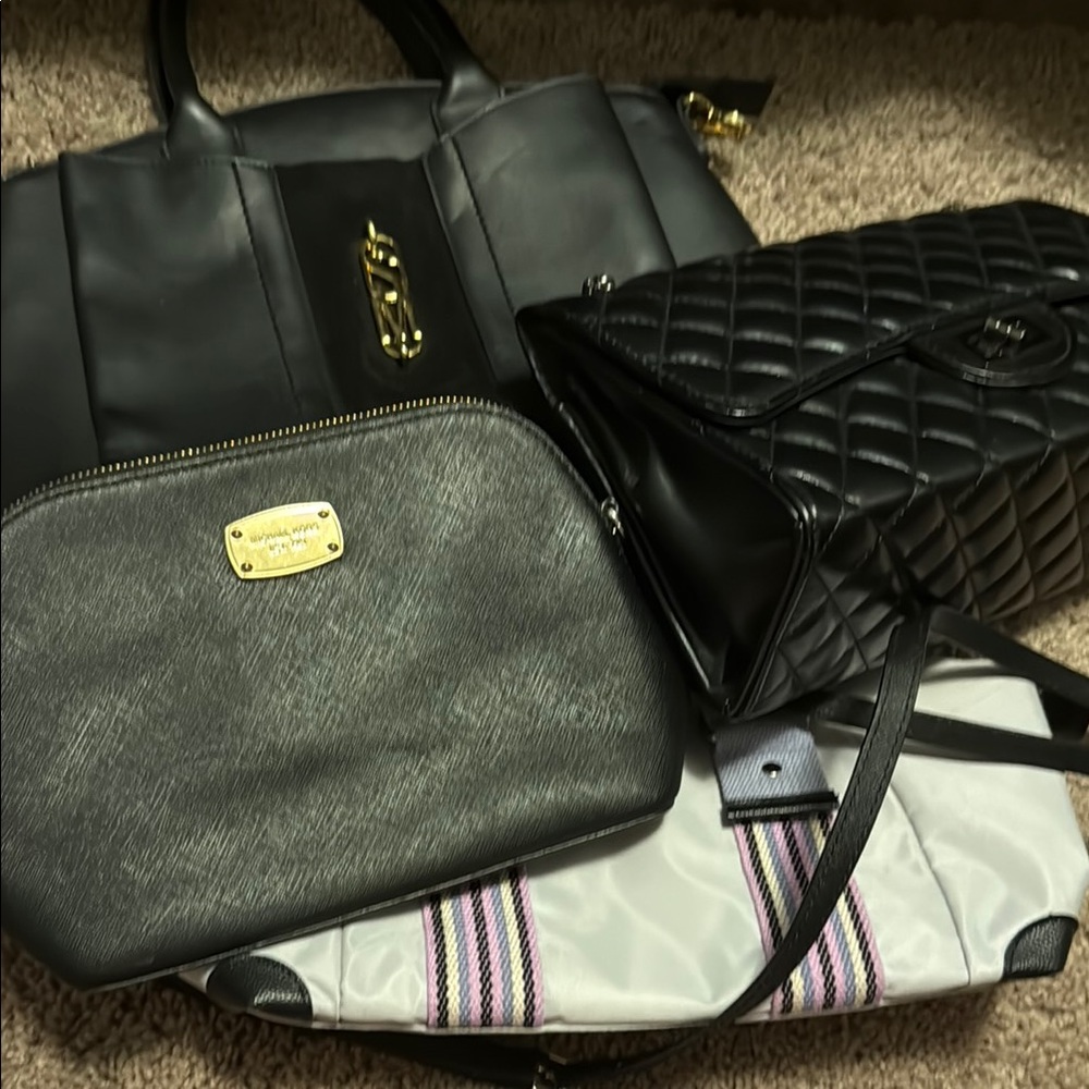 Elegant Black Quilted Women's Bag